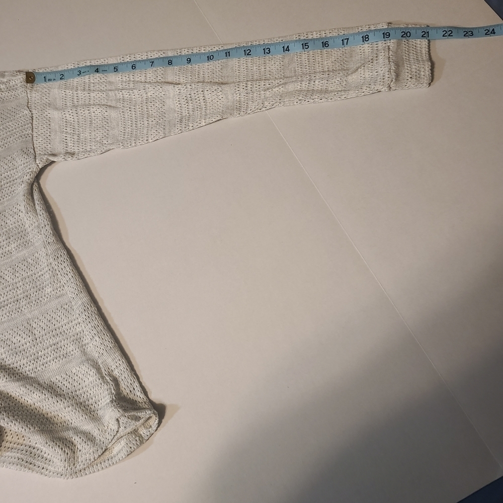 AG Women's Comy Cozy Light Gray Knit Perforated Top NWOT Small - Picture 8 of 9